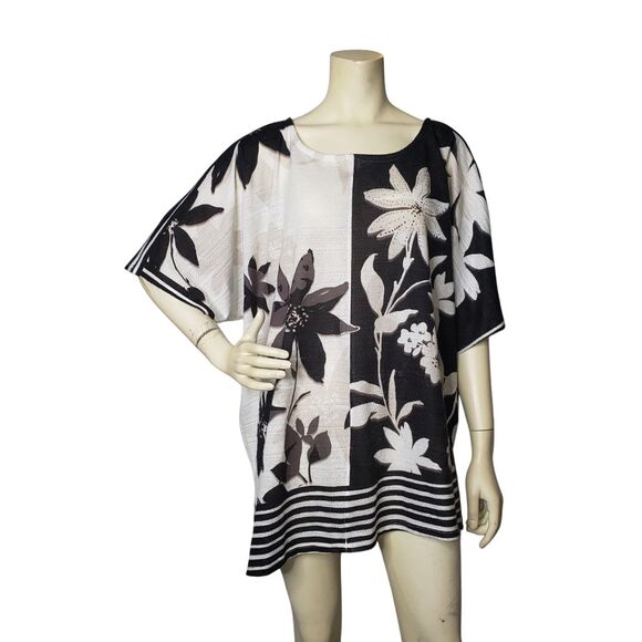 Avenue Poncho Top Womens 22/24 Black White Floral Print Plus Boho Tunic Blouse - Picture 1 of 6